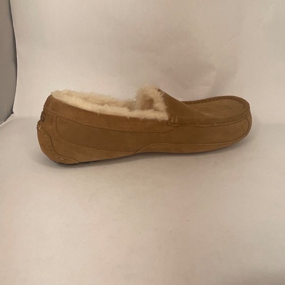 UGG Ascot Slipper suede with rubber sole color chestnut Size 12